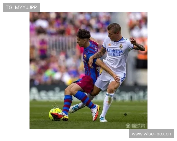 卡马文加:对比加维——对抗强度与推进方式差异