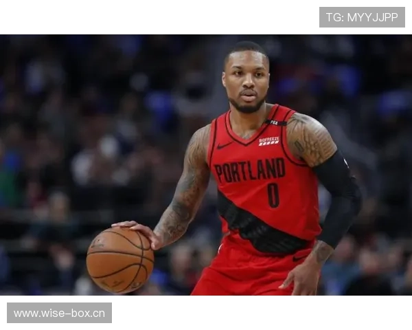 利拉德家的厨房是什么阵仗？跟球场上爆发力完全两把刷子！