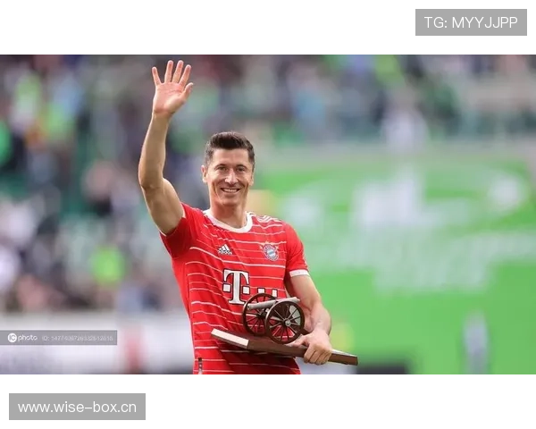 莱万多夫斯基德甲金靴含金量及历史意义解析