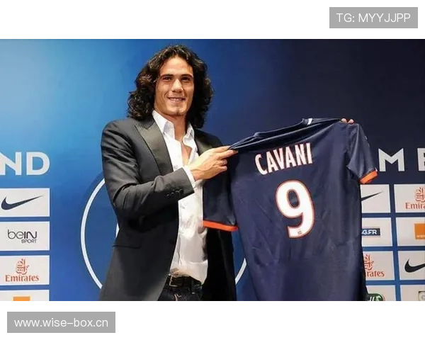 卡瓦尼训练完回家还要熨球衣？